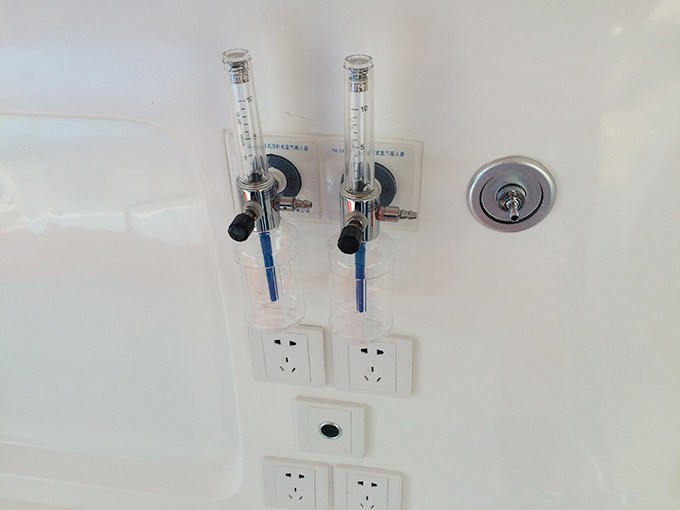 福特V348长轴超人高顶监护型救护车 福特V348长轴超人高顶监护型救护车