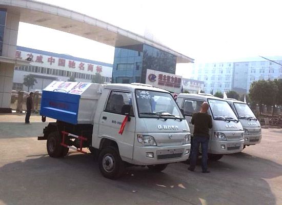 福田小卡3方勾臂垃圾车图片