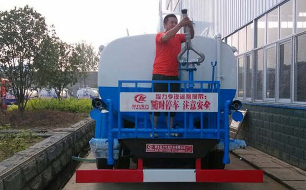 湖北程力发往安徽淮北洒水车广受好评