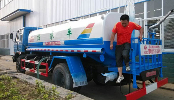 湖北程力发往安徽淮北洒水车广受好评