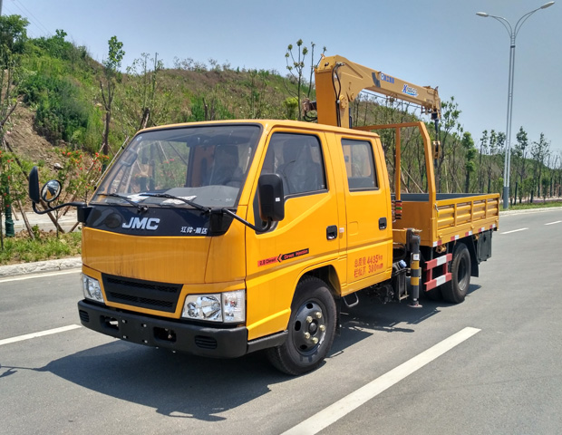 江铃双排蓝牌随车吊外观图片展示